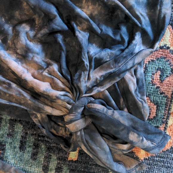 Lululemon To the Point LS *Mist NWT - Picture 3 of 4